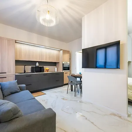 Guesthost - Piazza Garibaldi Lovely Flat