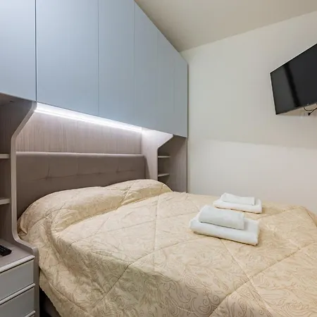 Apartman Guesthost - Piazza Garibaldi Lovely Flat