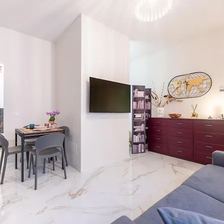 Guesthost - Piazza Garibaldi Lovely Flat Apartman *
