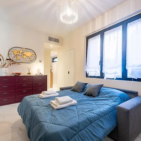 Guesthost - Piazza Garibaldi Lovely Flat Parma