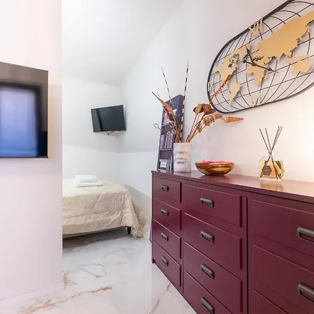 Apartman Guesthost - Piazza Garibaldi Lovely Flat