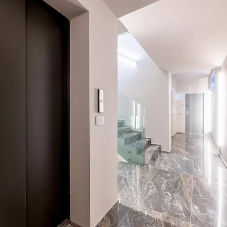 Guesthost - Piazza Garibaldi Lovely Flat * Parma